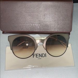 Fendi Sunglasses 🕶